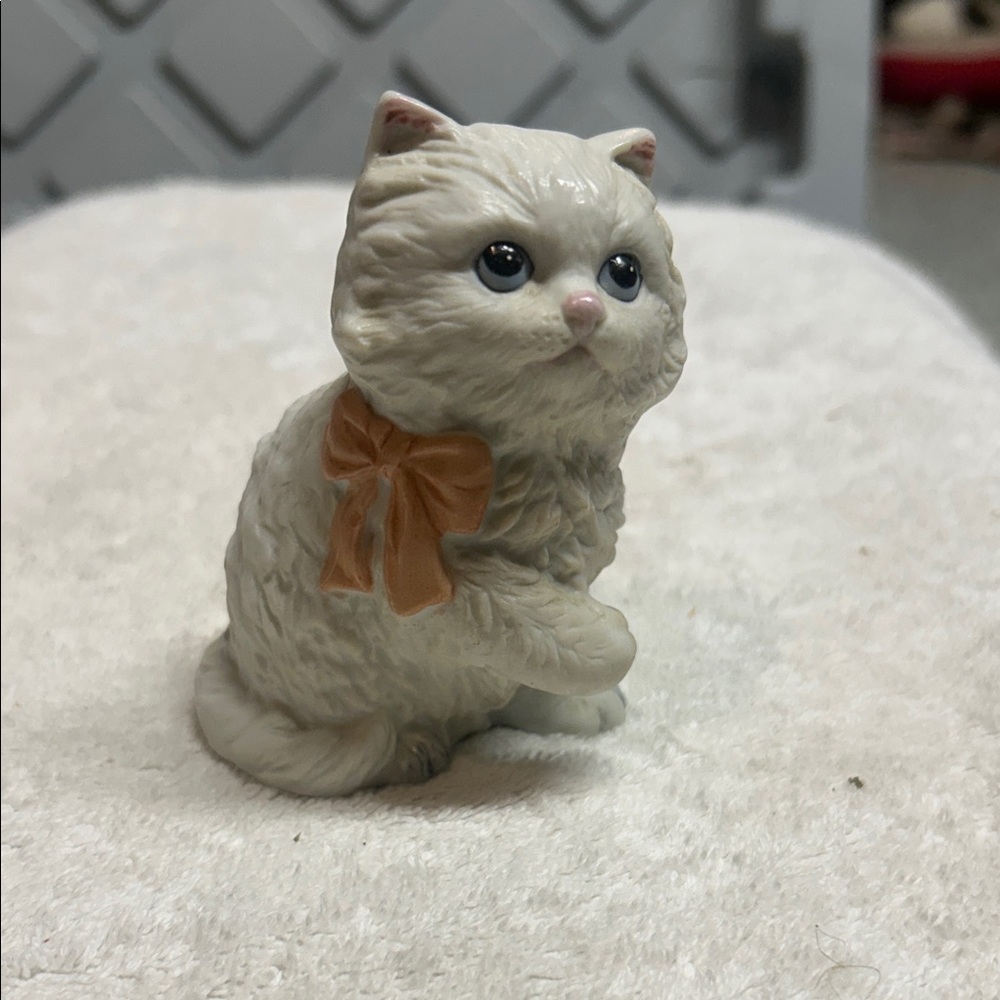 Vintage Homco White Ceramic Cat Figurine 1428